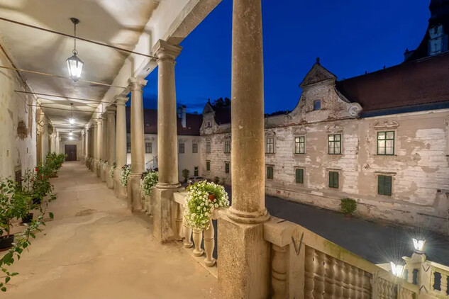 Zámek Uherčice Zámek Uherčice